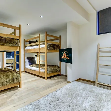 Chalet Black Pearl *